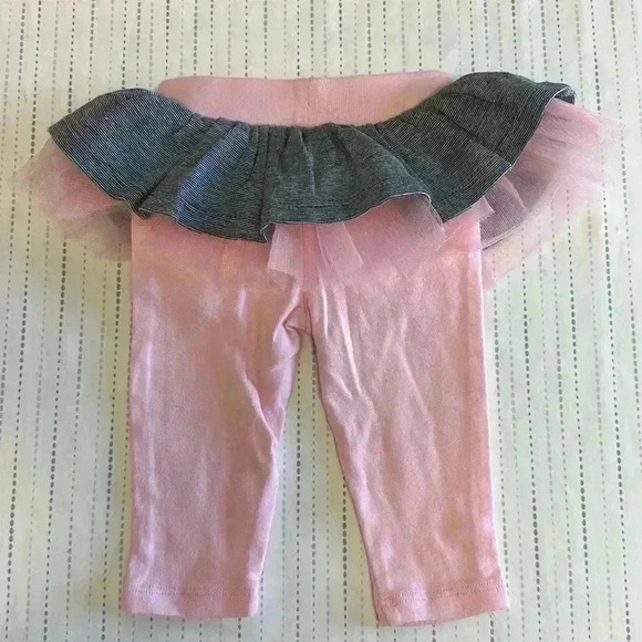 Guess - 2 piece set. Size 3-6 months - Picture 8 of 9
